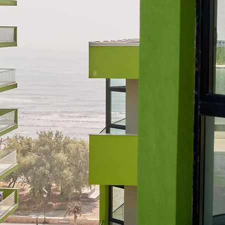 Opal Luxury 92 N Pool Apartamento Năvodari