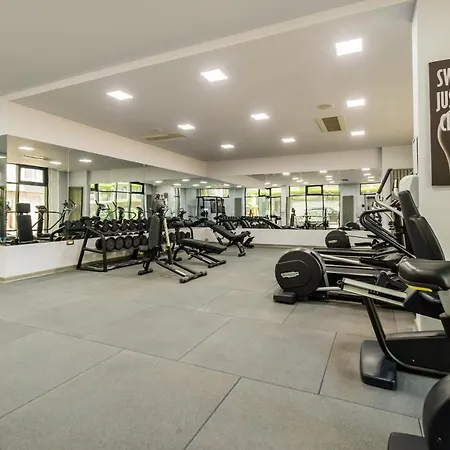 Apartamento Opal Luxury 92 N Pool Năvodari