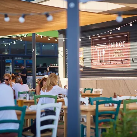 Opal Luxury 92 N Pool