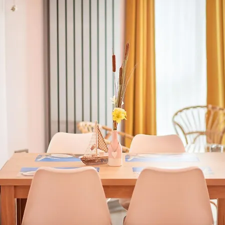 Opal Luxury 92 N Pool Năvodari