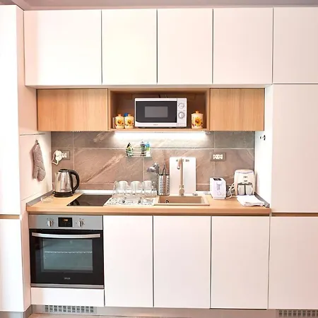 Opal Luxury 92 N Pool Năvodari