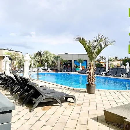 Opal Luxury 92 N Pool *