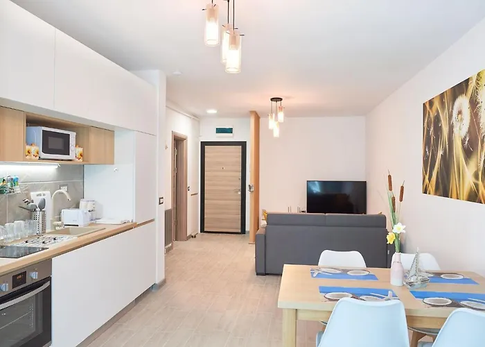 Opal Luxury 92 N Pool * Năvodari