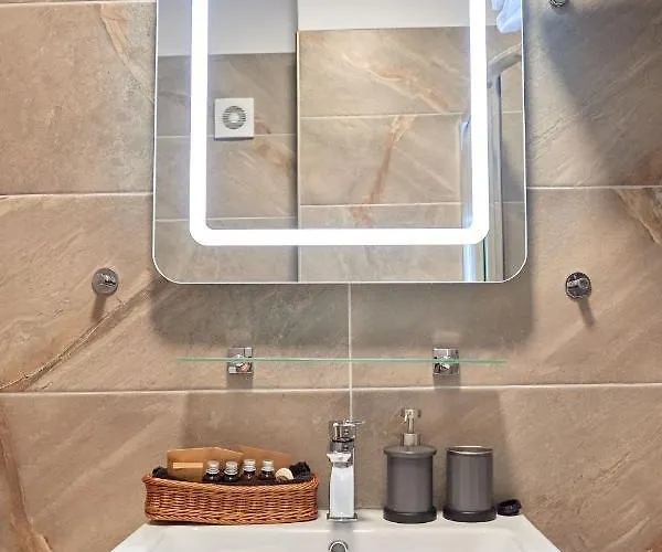 דירה Opal Luxury 92 N Pool Năvodari