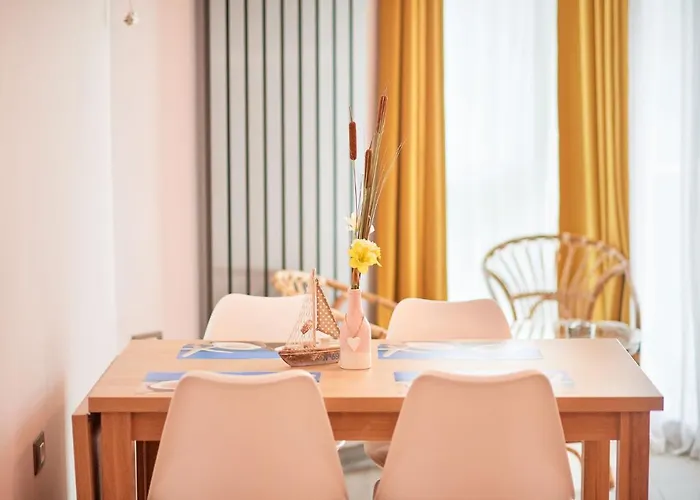 Opal Luxury 92 N Pool Năvodari