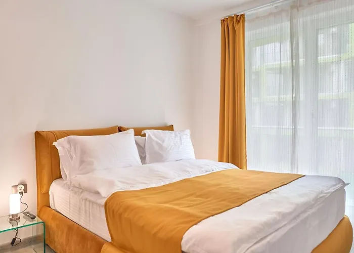 Opal Luxury 92 N Pool Năvodari